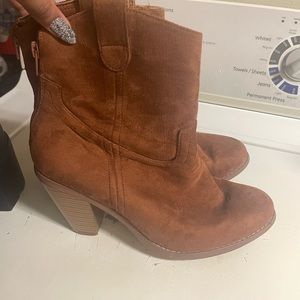 Gently worn whisky color booties! Cute for spring & fall looks.